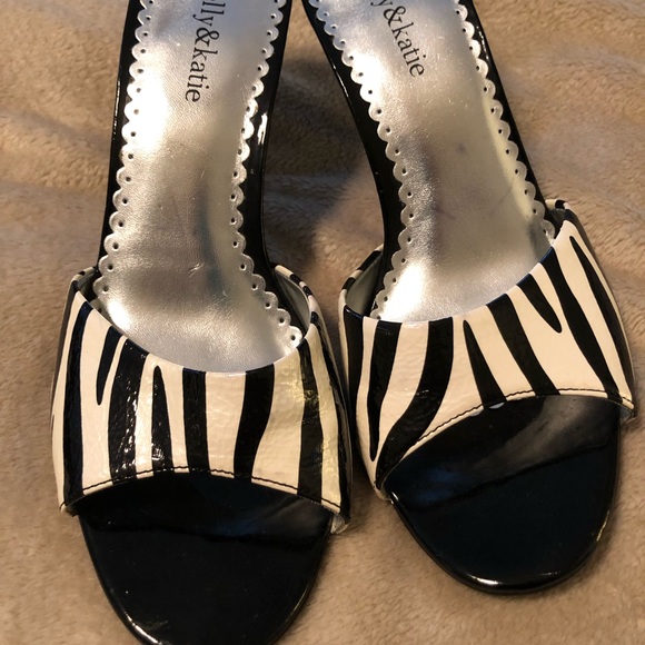 EUC Kelly&Katie pumps - Picture 4 of 5